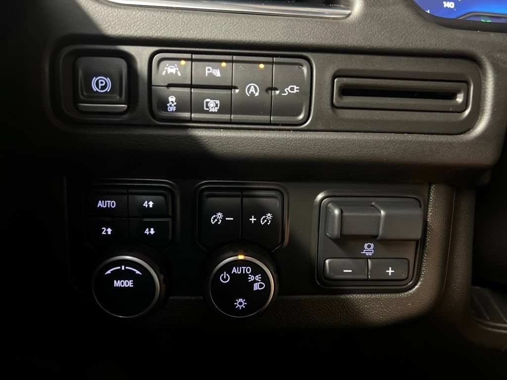 Used 2022 Chevrolet Tahoe RST w/ Luxury Package AWD/4WD image 20