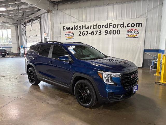 Used 2022 GMC Terrain SLE w/ Driver Convenience Package AWD/4WD image 9