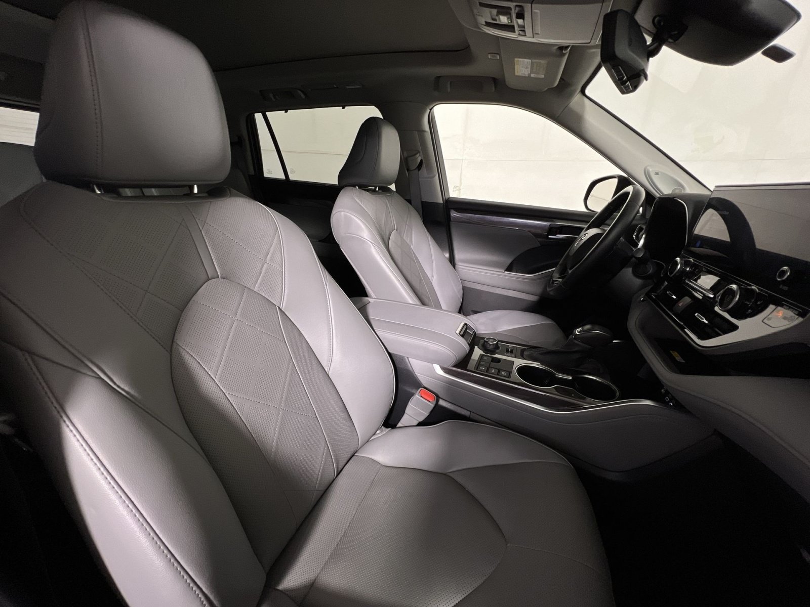 Used 2023 Toyota Highlander Platinum AWD/4WD image 27