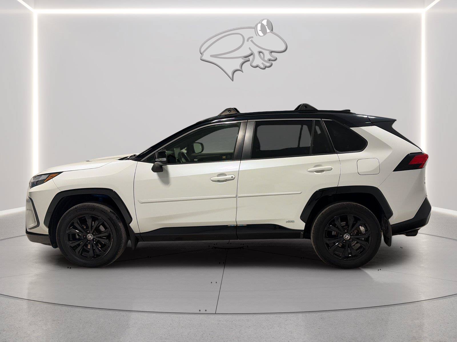 Used 2022 Toyota RAV4 XSE w/ XSE Grade Weather Package AWD/4WD image 2