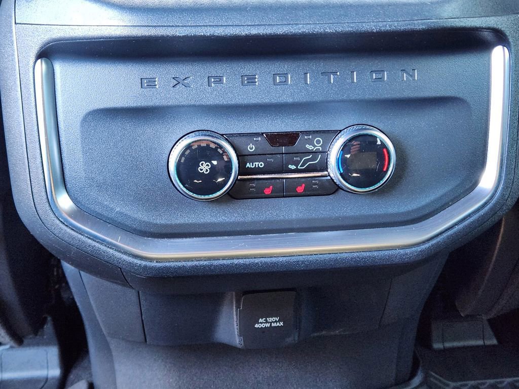 Certified 2025 Ford Expedition Platinum w/ Stealth Performance Package image 36