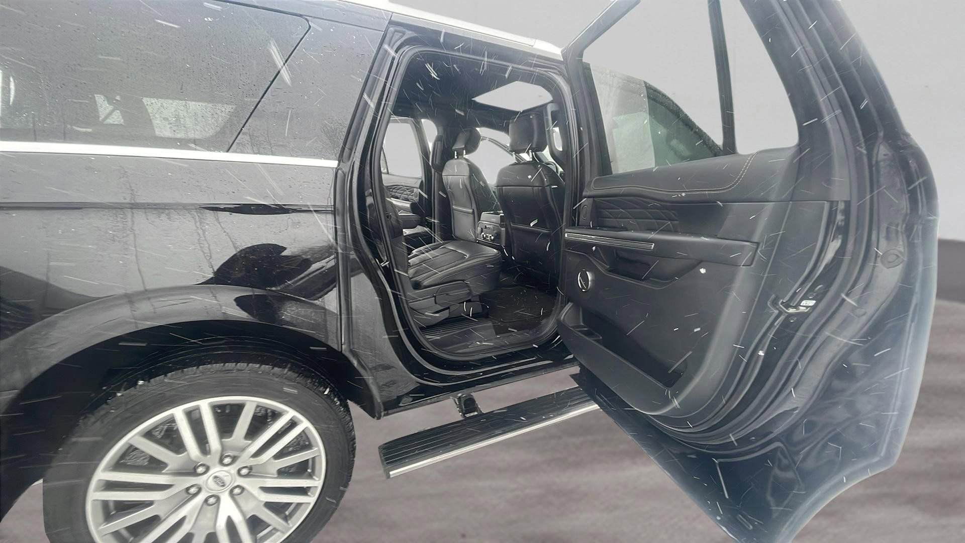 Certified 2023 Ford Expedition Max Platinum image 18