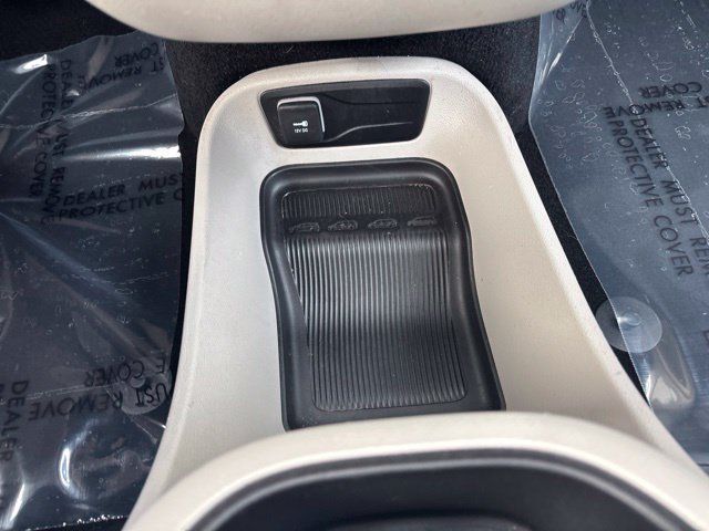 Used 2024 Chrysler Pacifica Limited FWD image 27