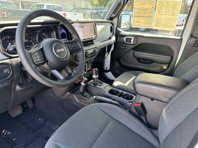Used 2024 Jeep Wrangler Unlimited AWD/4WD image 16
