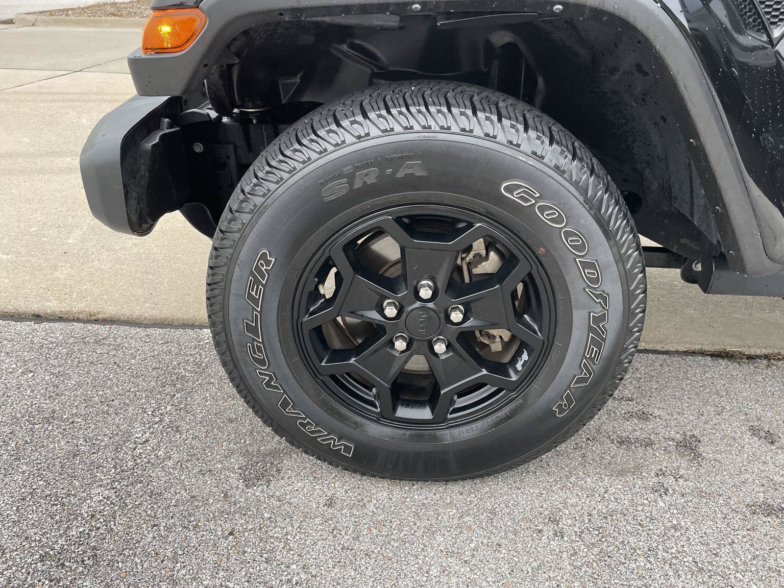 Used 2021 Jeep Gladiator Sport AWD/4WD image 10