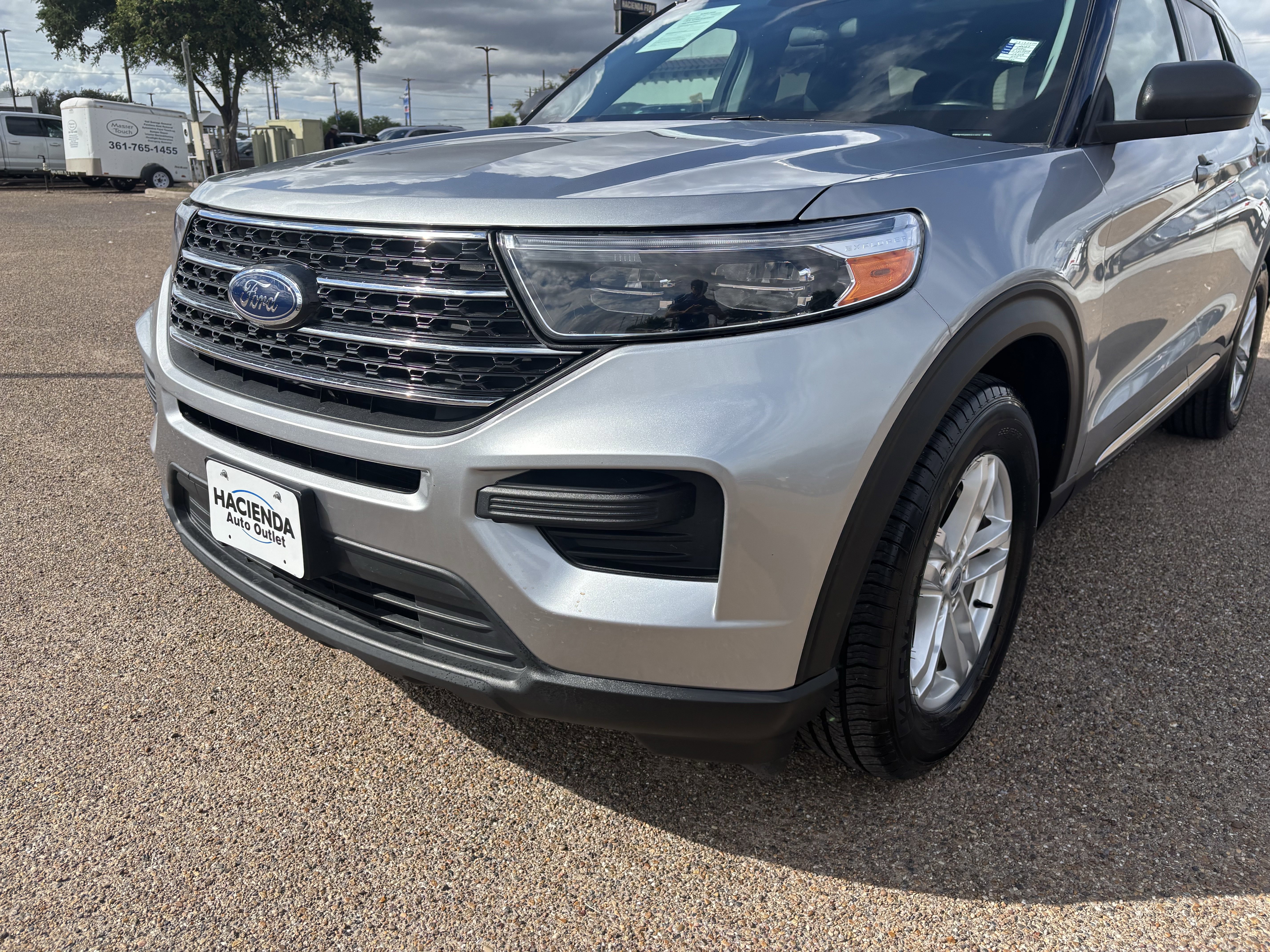 Certified 2023 Ford Explorer XLT image 2