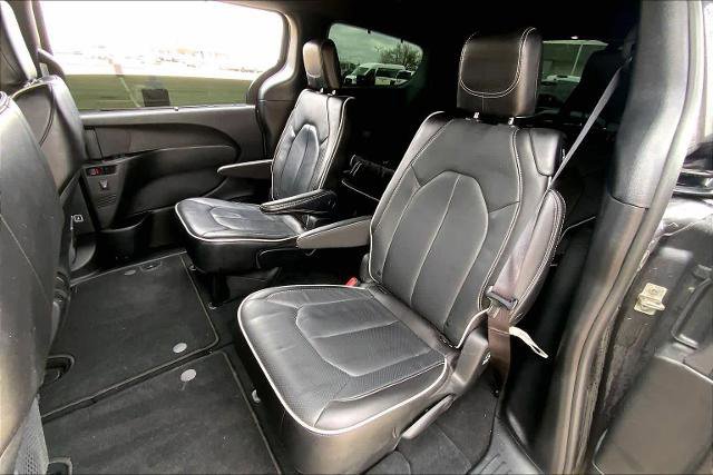Used 2023 Chrysler Pacifica Limited w/ S Appearance Package image 21