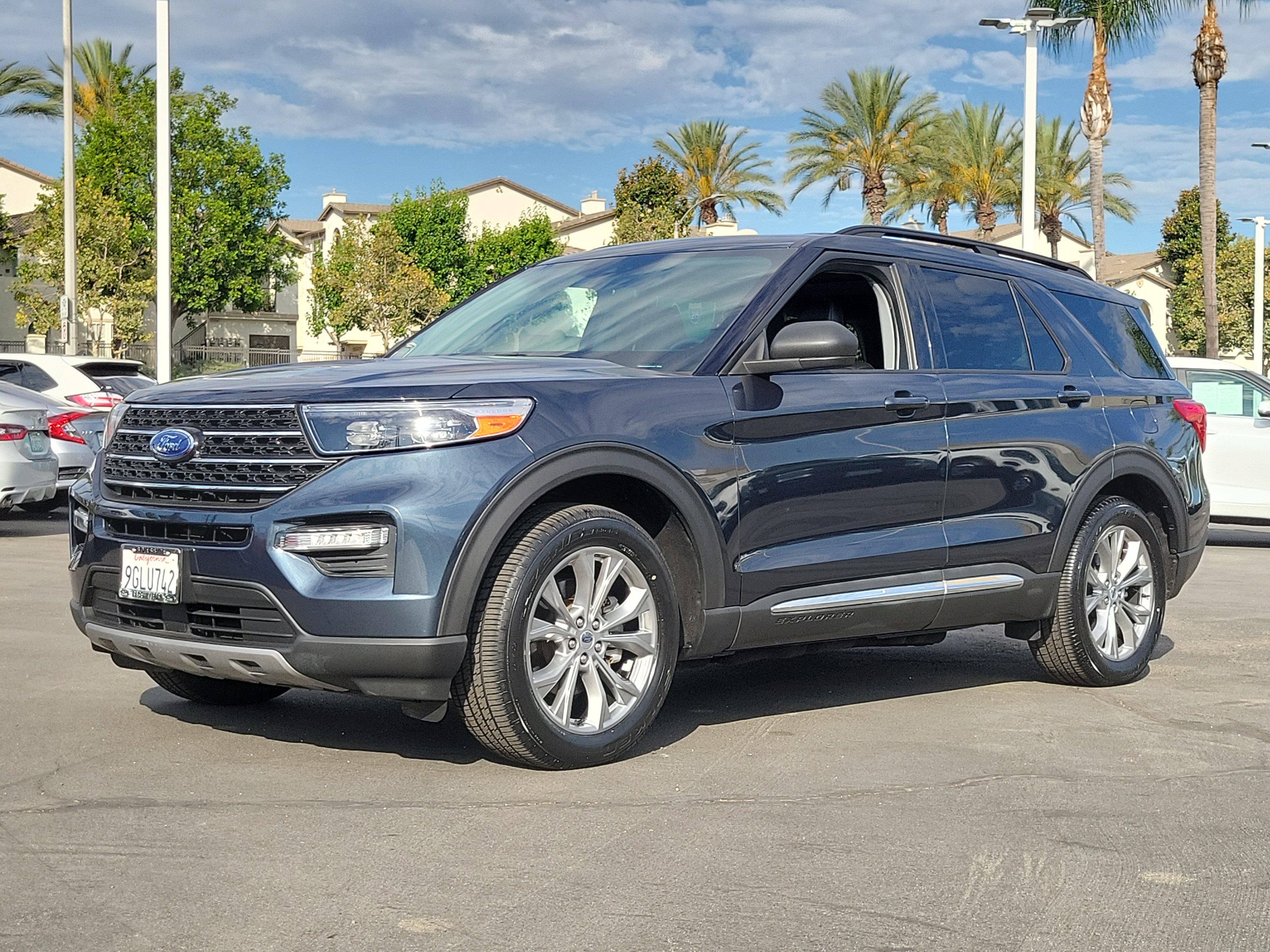 Certified 2023 Ford Explorer XLT w/ Equipment Group 202A RWD image 18