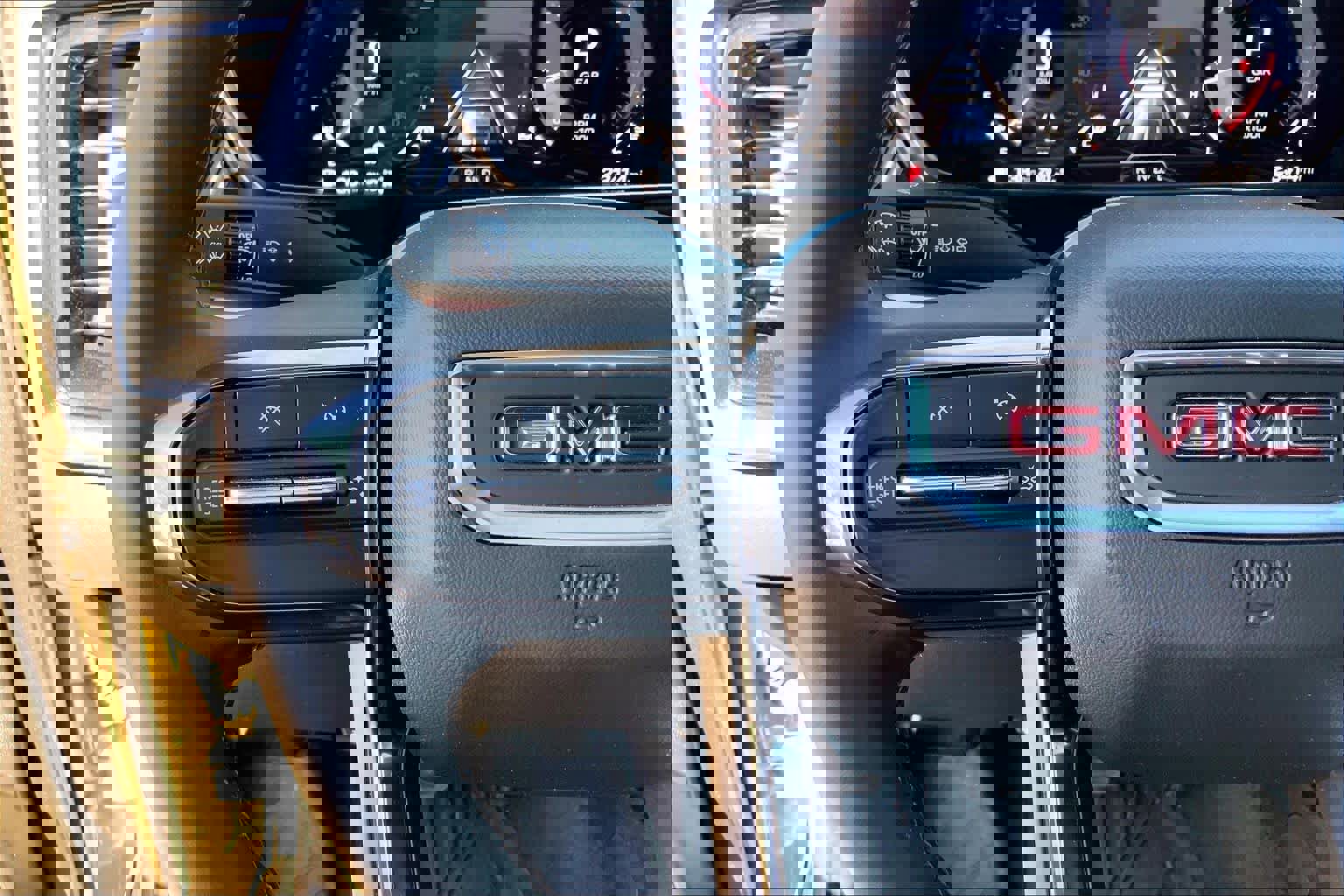 Used 2024 GMC Canyon AT4 w/ Technology Package image 24