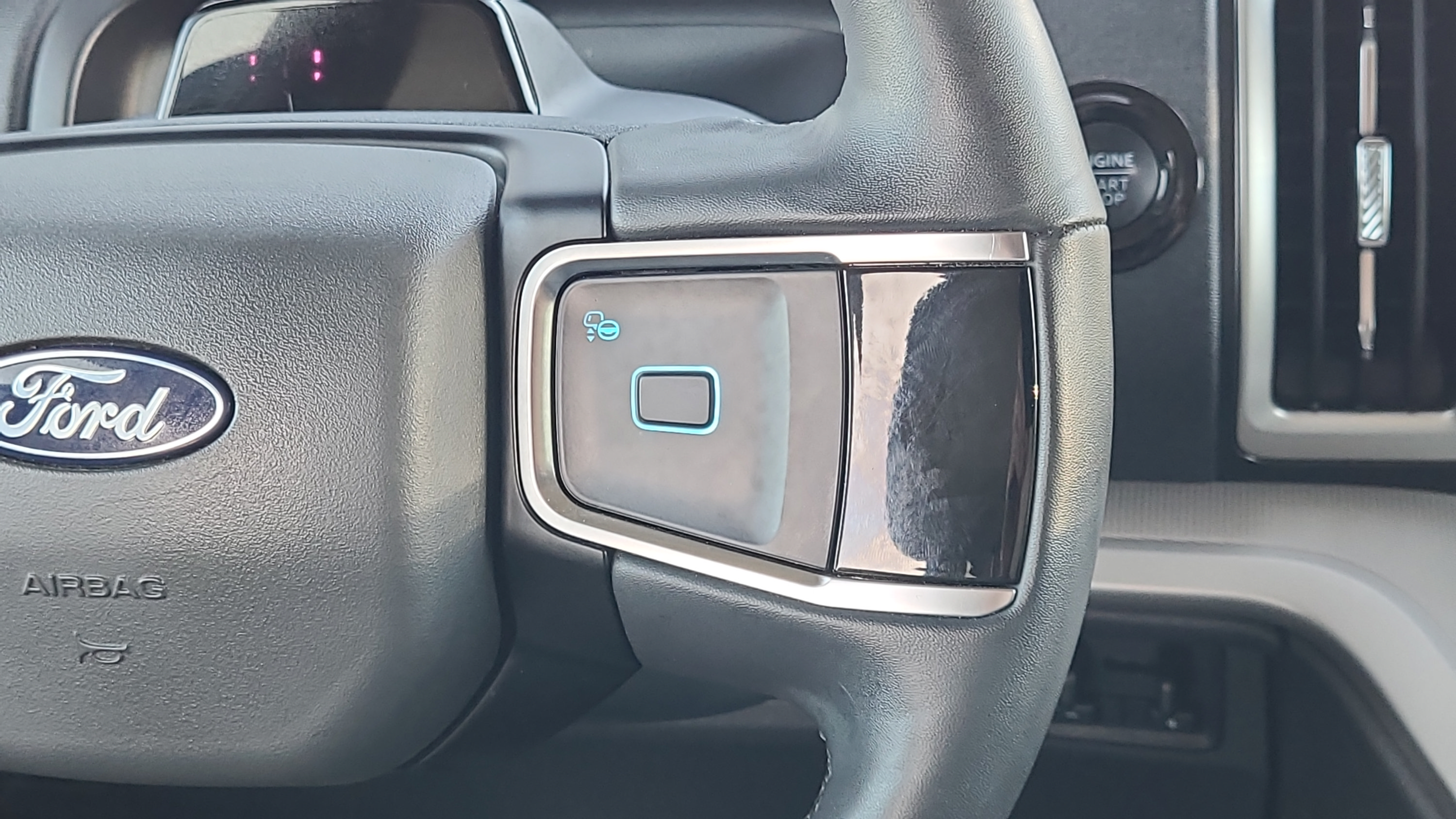 Certified 2025 Ford Expedition Active AWD/4WD image 13