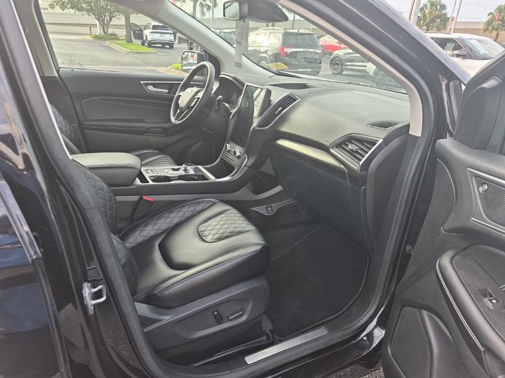 Certified 2024 Ford Edge Titanium AWD/4WD image 30