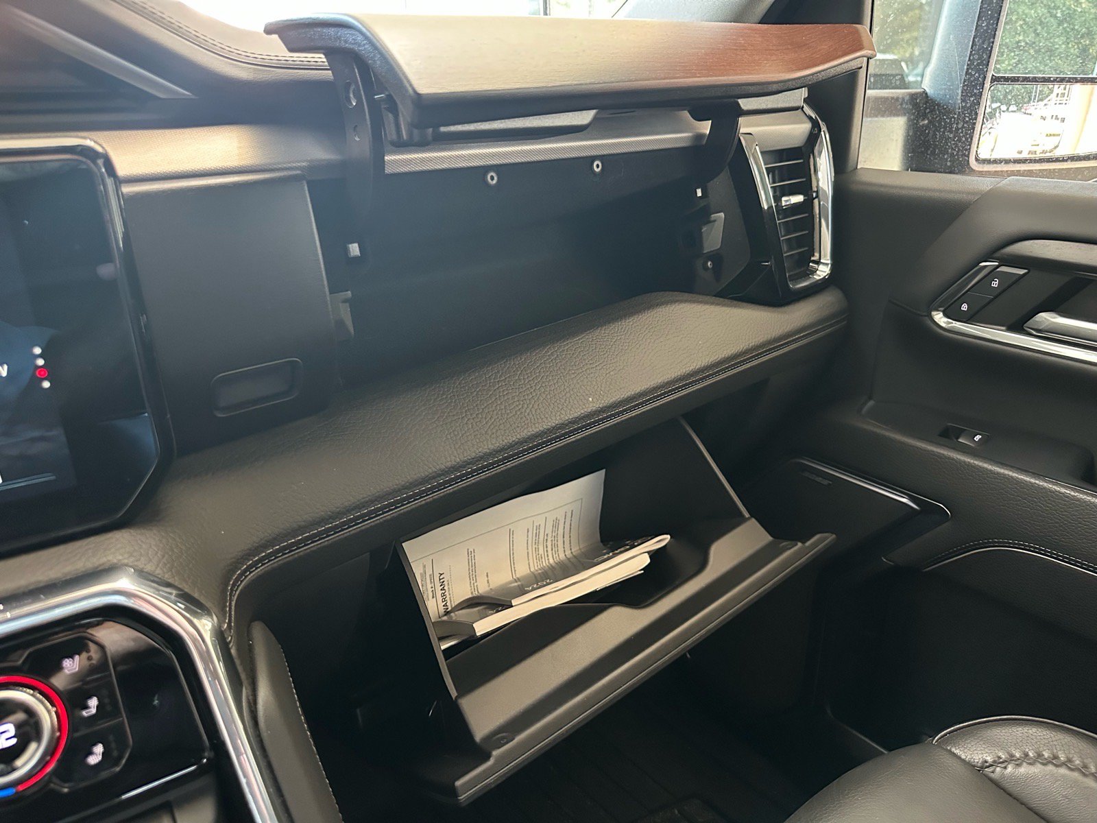 Used 2024 GMC Sierra 2500 Denali w/ Denali Reserve Package AWD/4WD image 47