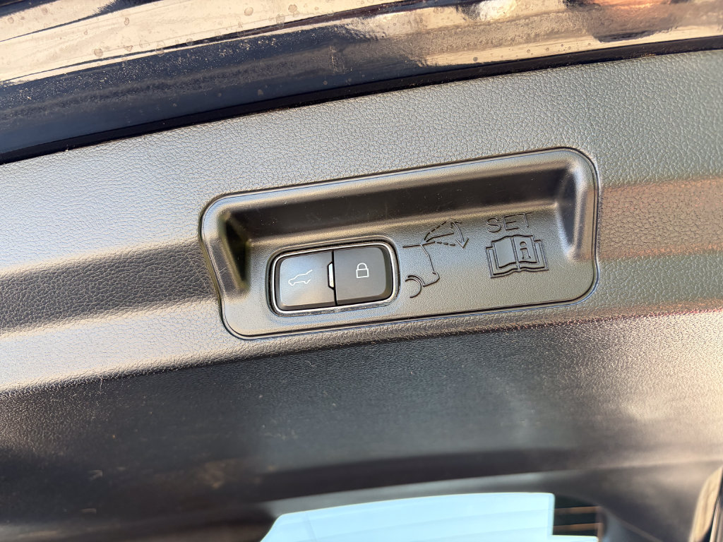 Certified 2021 Ford Explorer Platinum w/ Equipment Group 601A AWD/4WD image 16