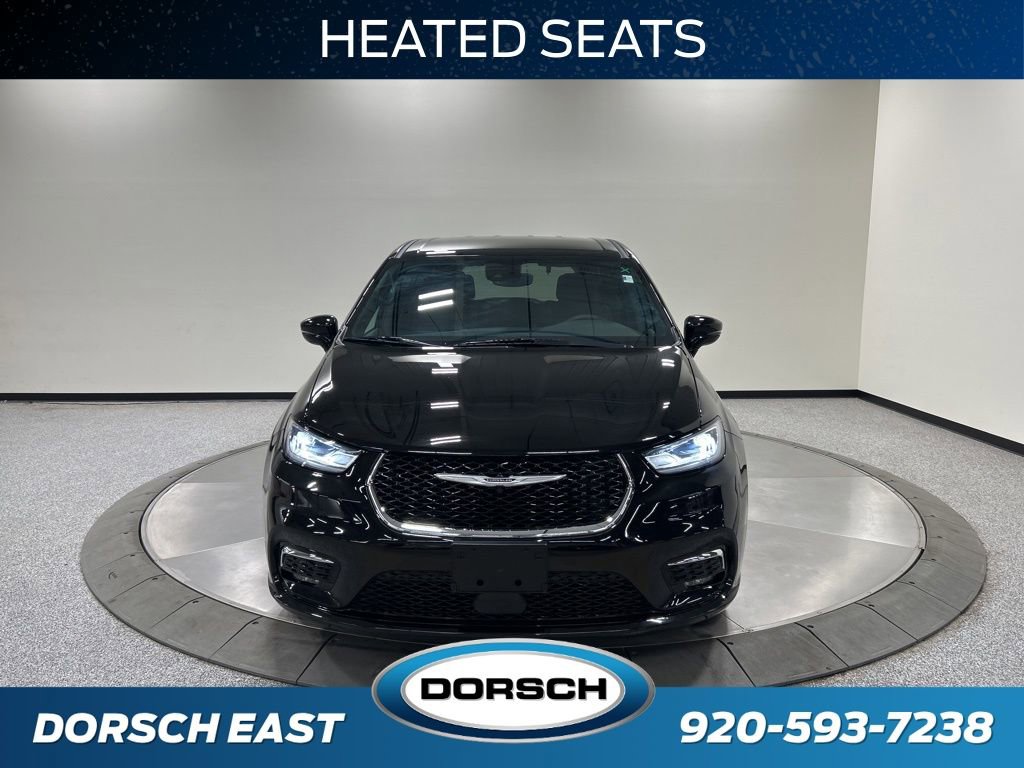Used 2025 Chrysler Pacifica Select FWD image 3