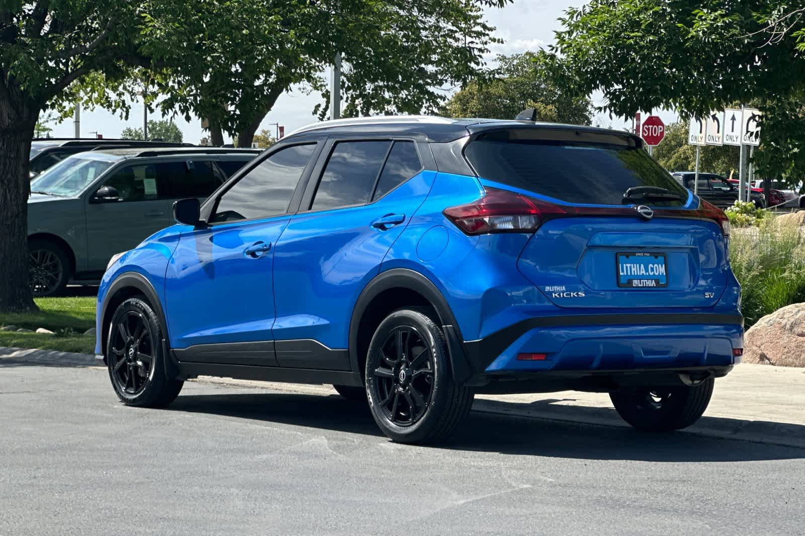 Used 2022 Nissan Kicks SV FWD image 6