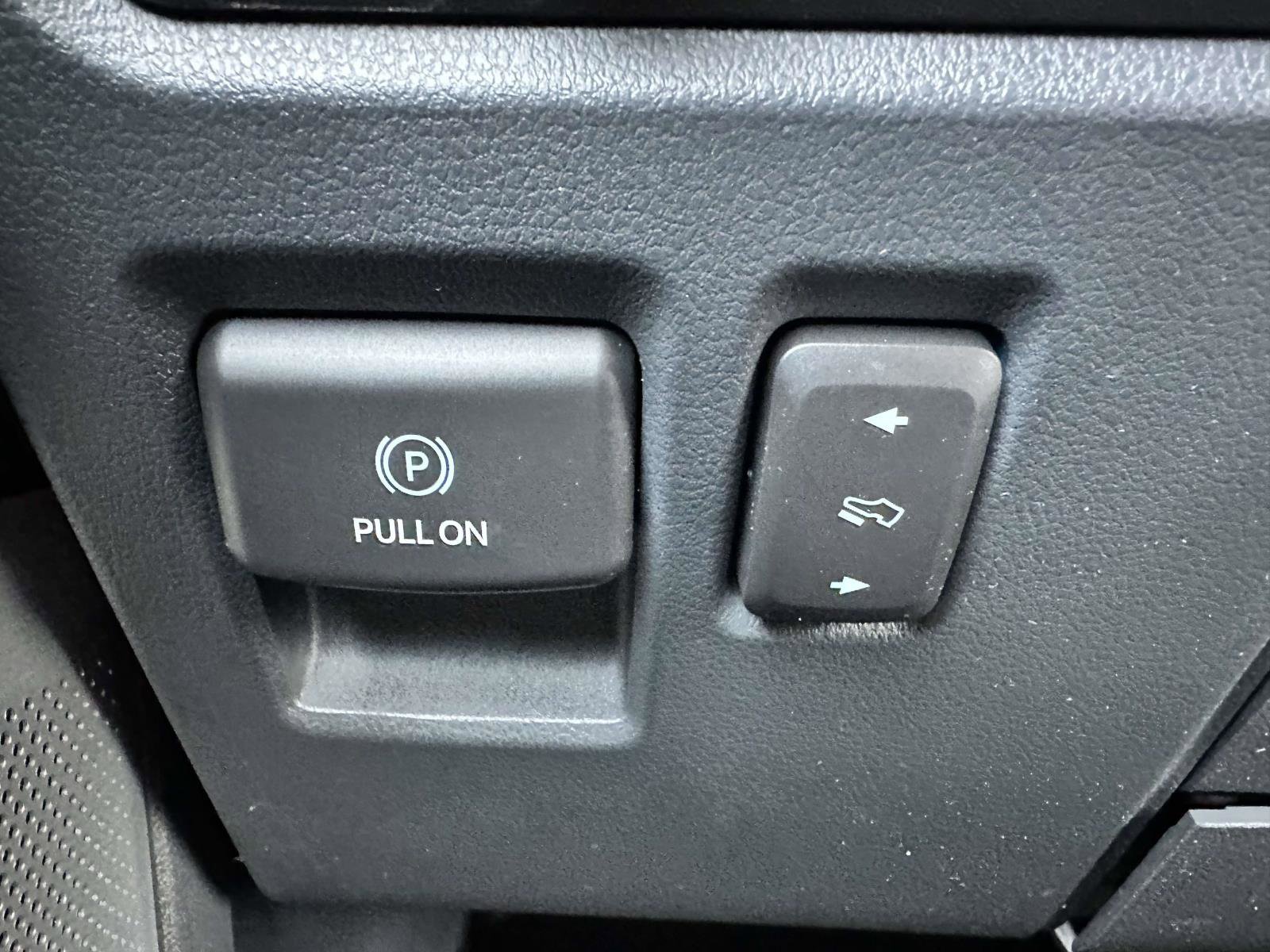 Certified 2022 Ford F150 Lariat w/ Equipment Group 502A High image 18