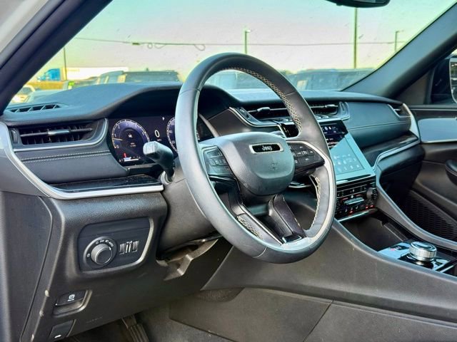 Used 2023 Jeep Grand Cherokee Altitude image 15