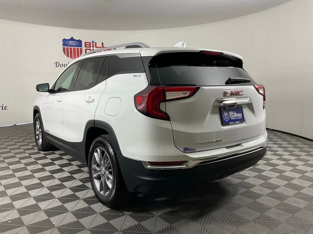 Used 2023 GMC Terrain SLT w/ Tech Package FWD image 3