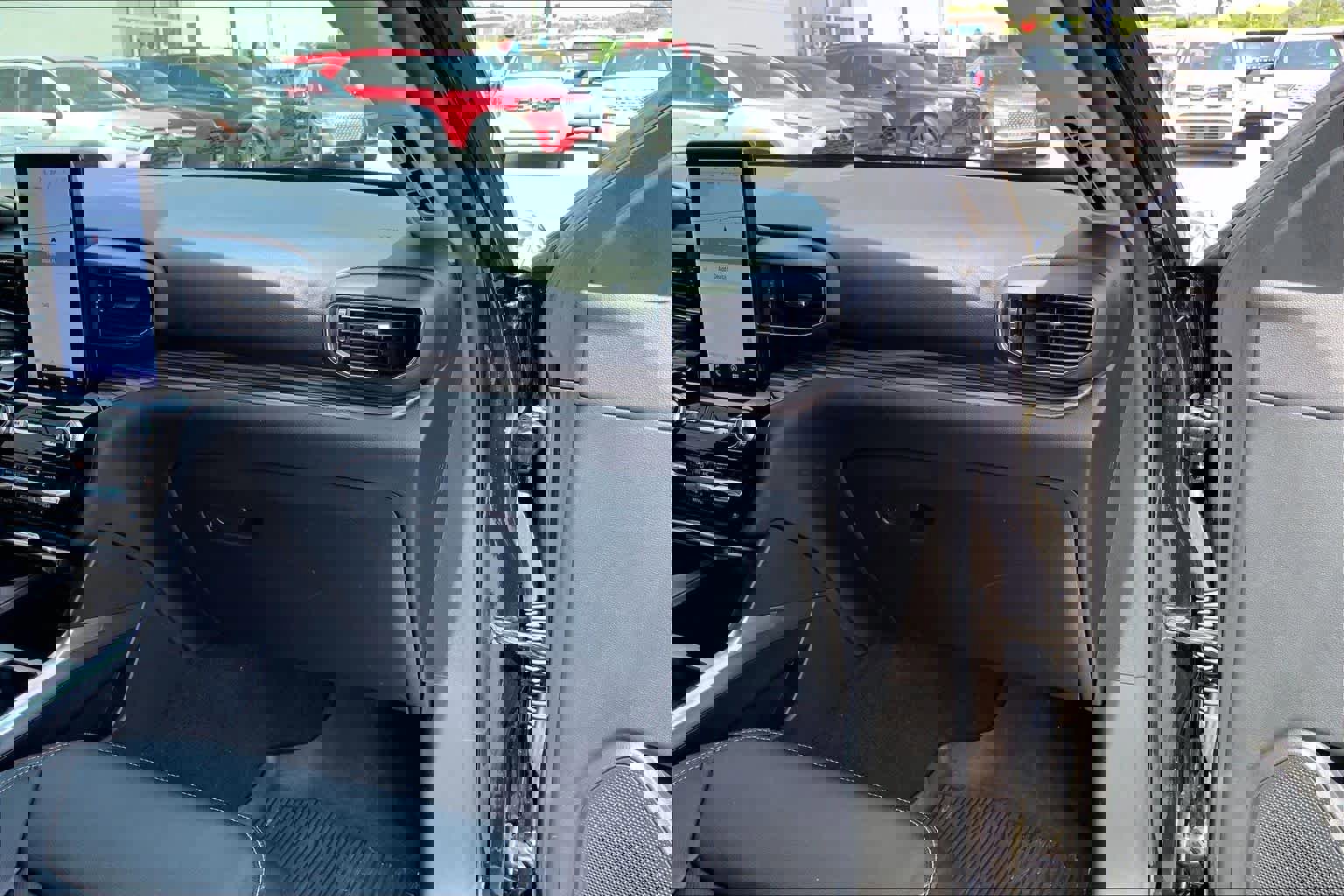 Certified 2024 Ford Explorer Limited w/ Limited Technology Package image 18