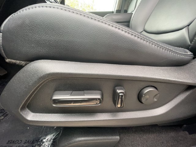 Used 2025 Honda Pilot EX-L image 13
