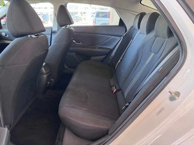 Used 2024 Hyundai Elantra SEL image 12