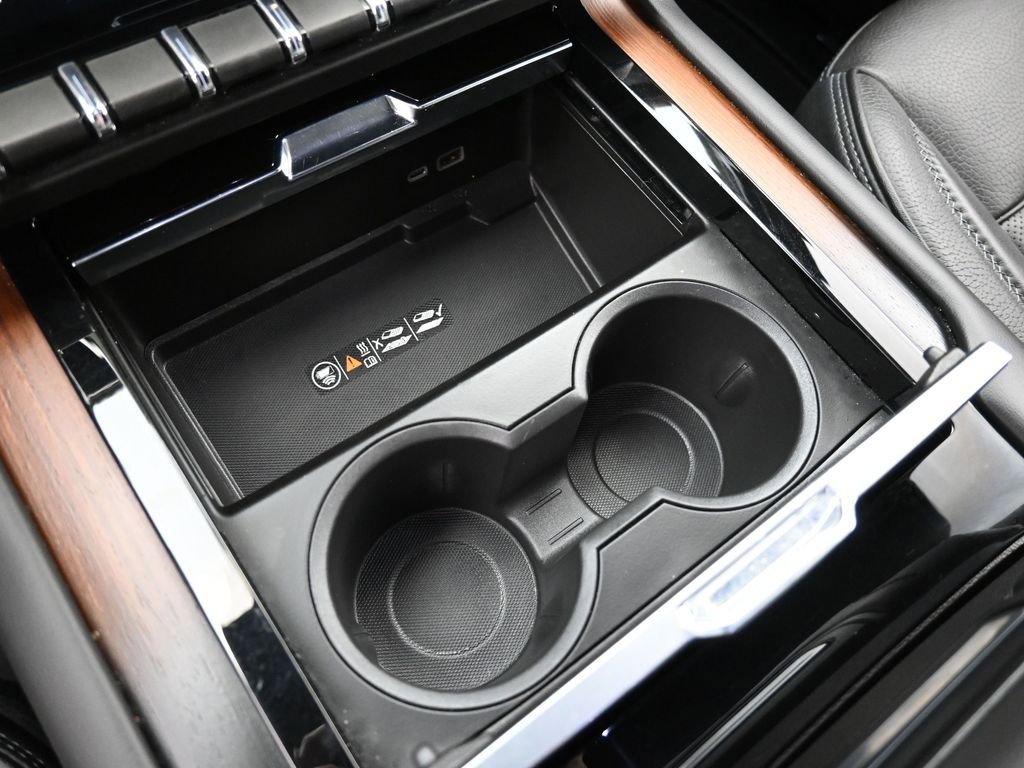 Used 2025 GMC Yukon Denali image 30