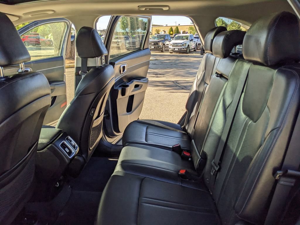 Used 2022 Kia Sorento S w/ Panoramic Sunroof Package AWD/4WD image 19