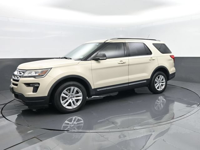 Certified 2018 Ford Explorer XLT w/ Equipment Group 202A AWD/4WD image 1