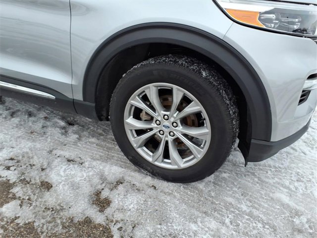 Certified 2023 Ford Explorer XLT w/ Equipment Group 202A image 7