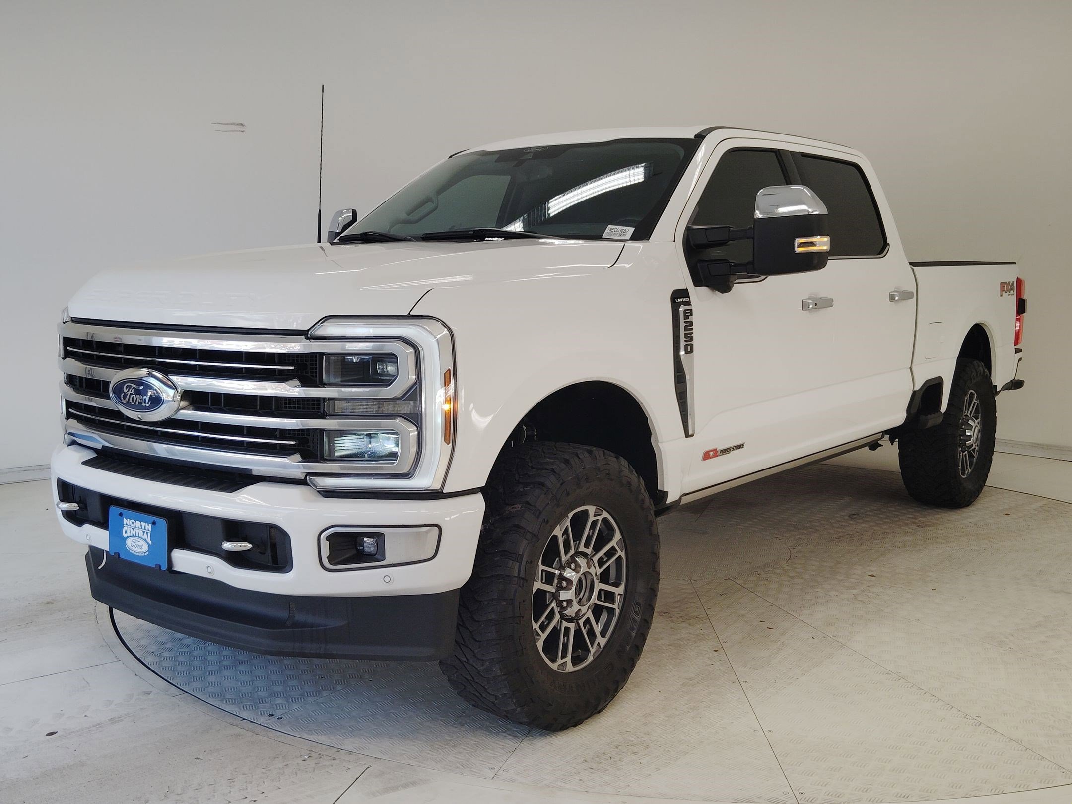 Certified 2024 Ford F250 Limited w/ FX4 Off-Road Package image 19