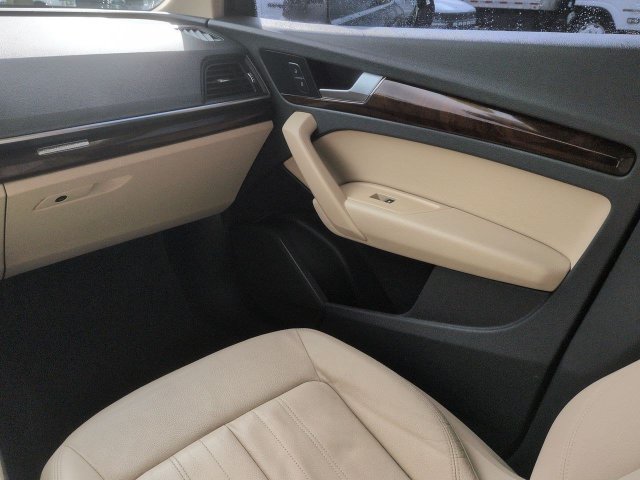 Used 2019 Audi Q5 2.0T Premium w/ Convenience Package AWD/4WD image 18