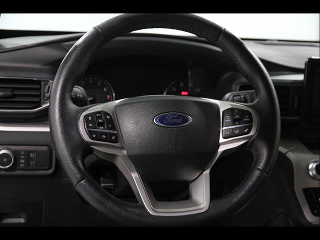 Certified 2022 Ford Explorer XLT w/ Equipment Group 202A AWD/4WD image 8