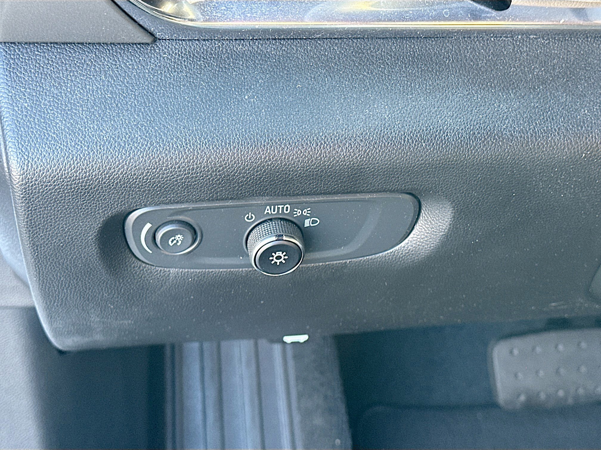 Used 2023 Chevrolet Traverse LS w/ Midnight/Sport Edition image 10