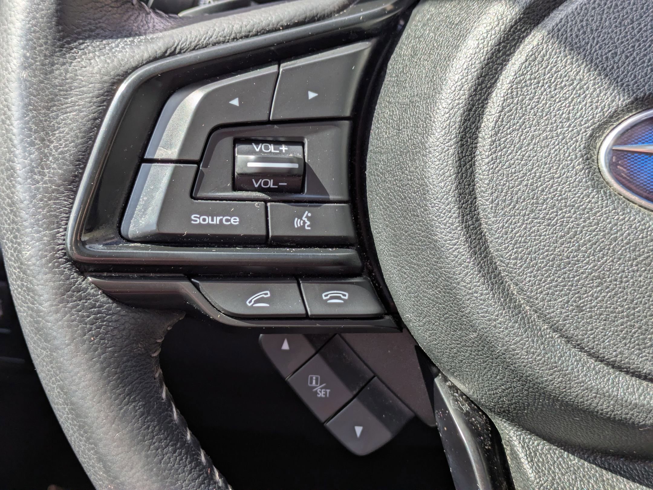 Used 2022 Subaru Ascent Onyx Edition image 16