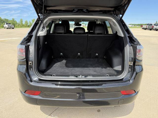 Used 2022 Jeep Compass Limited w/ Elite Group AWD/4WD image 10