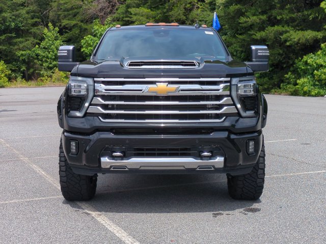 Used 2024 Chevrolet Silverado 2500 High Country w/ High Country Premium Package AWD/4WD image 9