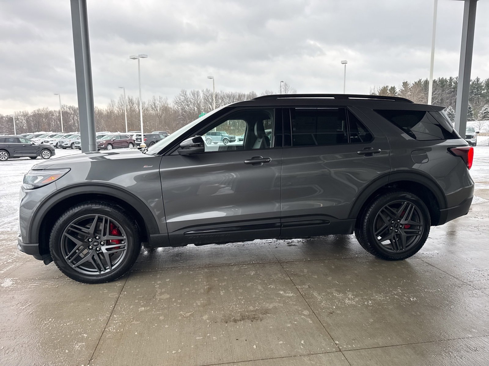 Certified 2025 Ford Explorer ST-Line w/ Premium Package image 7