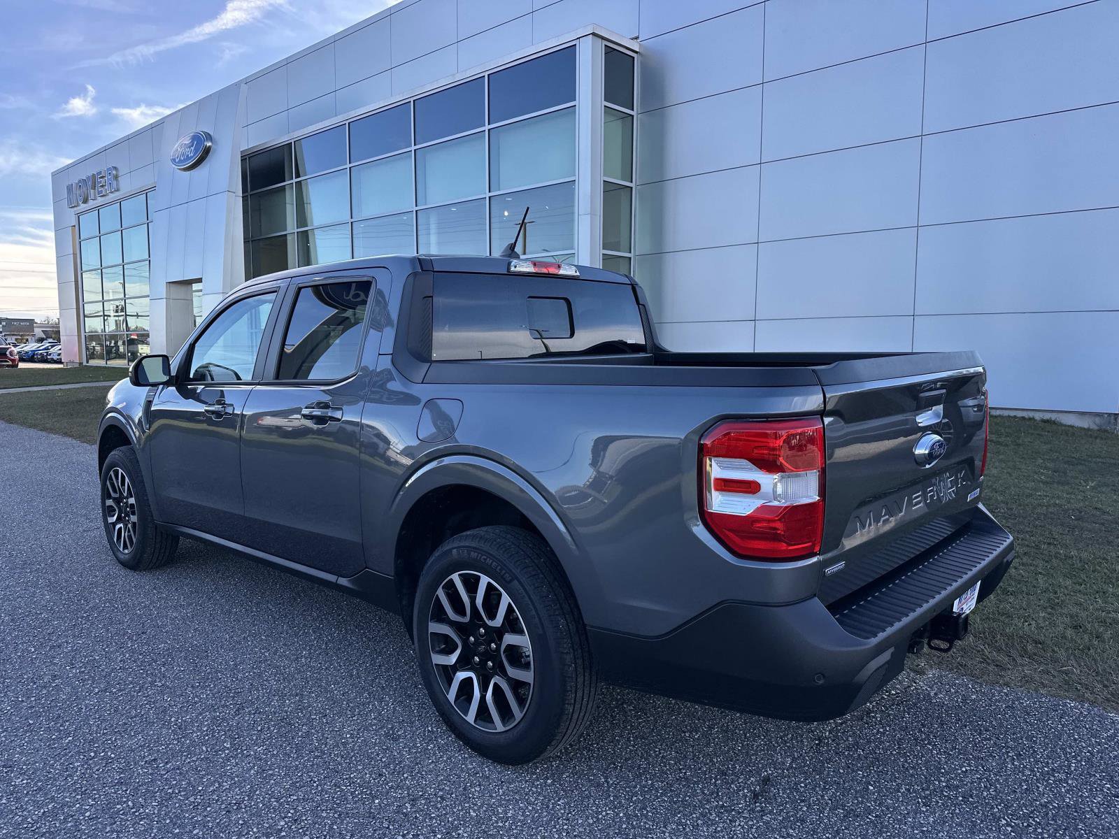 Certified 2024 Ford Maverick Lariat image 3