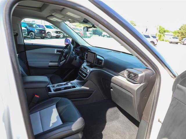 Certified 2024 Ford Explorer XLT w/ XLT Sport Appearance Package AWD/4WD image 33
