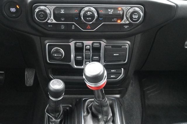 Used 2020 Jeep Wrangler Unlimited Sahara AWD/4WD image 15