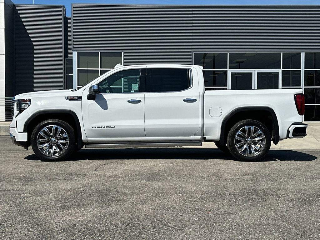 Used 2022 GMC Sierra 1500 Denali w/ Denali Reserve Package AWD/4WD image 6