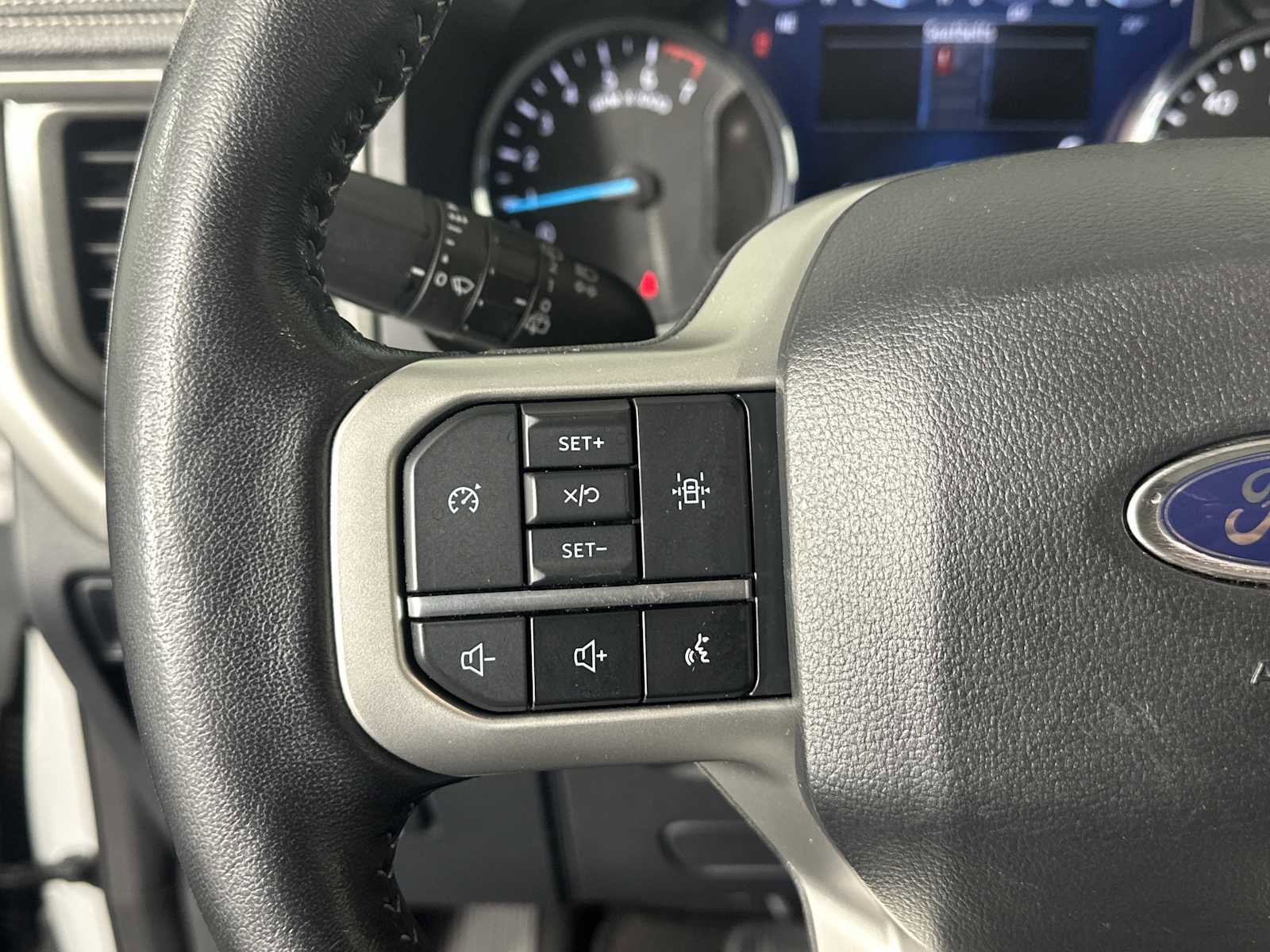 Certified 2024 Ford Expedition Max XLT image 26