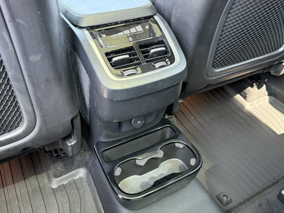 Used 2023 Volvo XC90 B6 Ultimate w/ Protection Package image 44