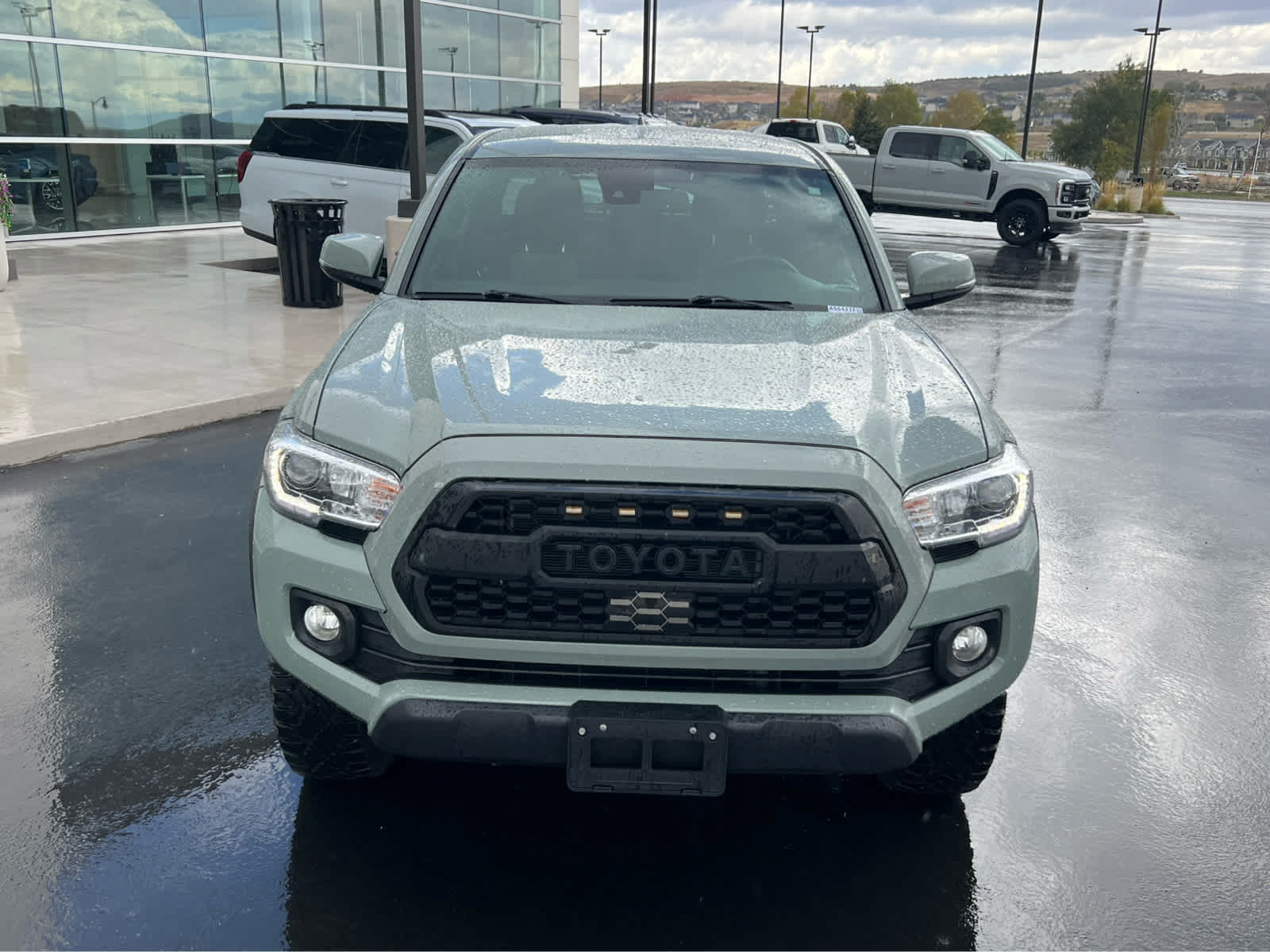 Used 2022 Toyota Tacoma TRD Off-Road AWD/4WD image 3