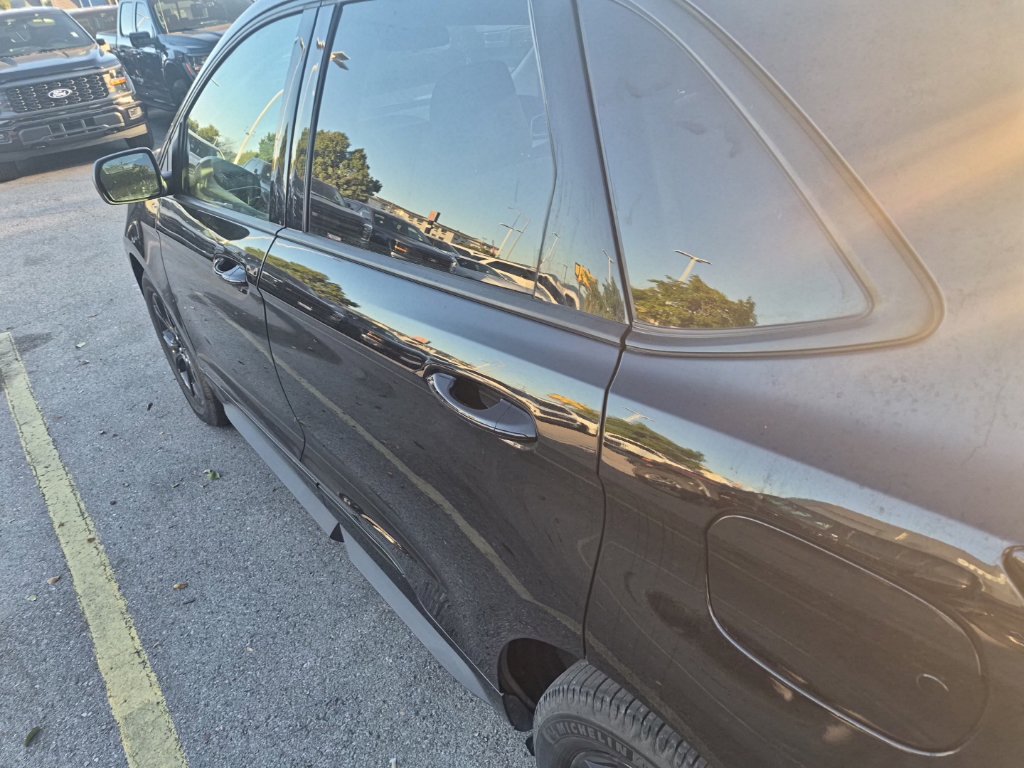 Certified 2024 Ford Edge SE w/ Black Appearance Package AWD/4WD image 9