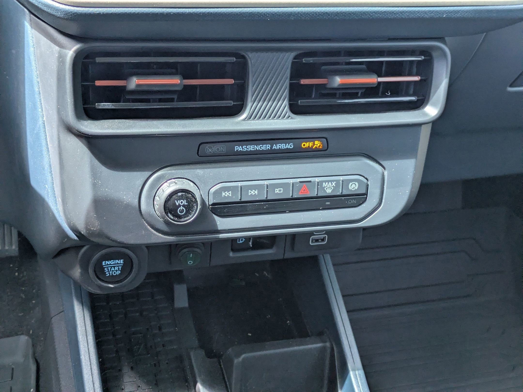 Certified 2025 Ford Maverick Lariat w/ 4K Tow Package image 23