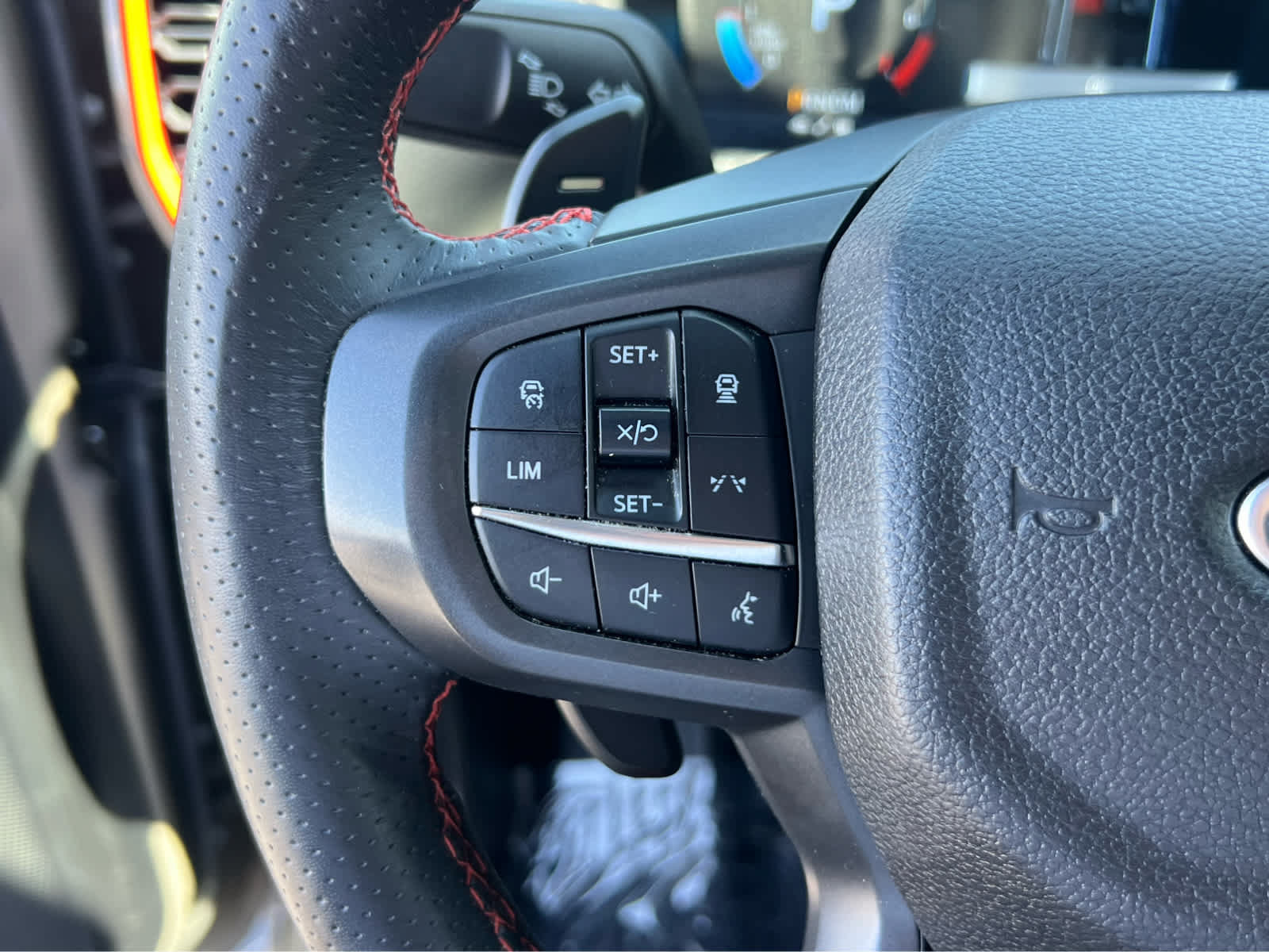 Certified 2025 Ford Ranger Raptor AWD/4WD image 33