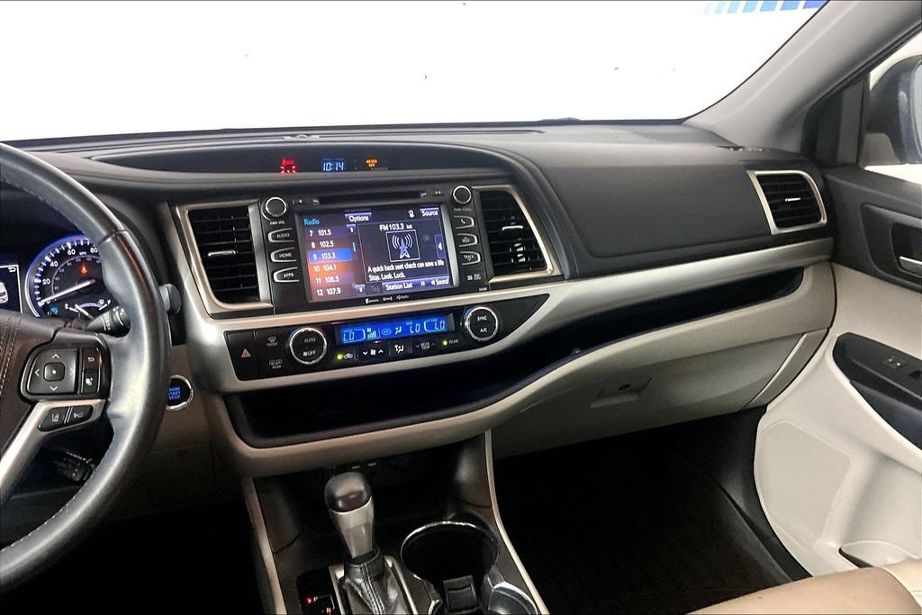 Used 2019 Toyota Highlander XLE FWD image 5
