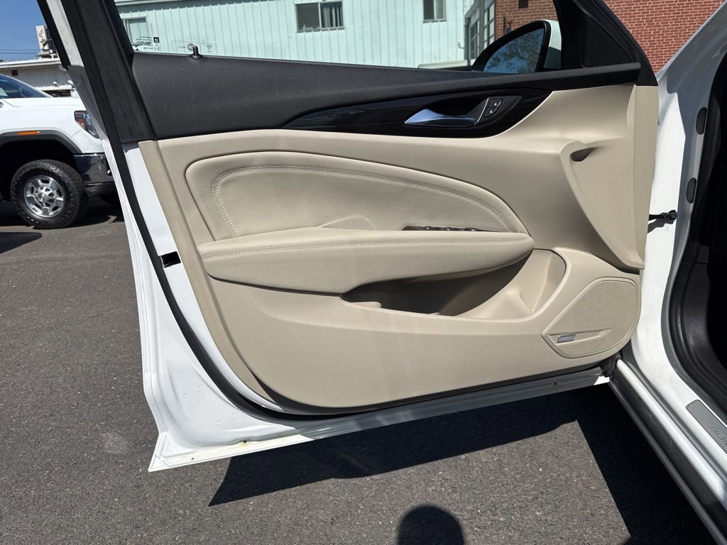 Used 2018 Buick Regal Essence w/ Sights and Sounds Package FWD image 14