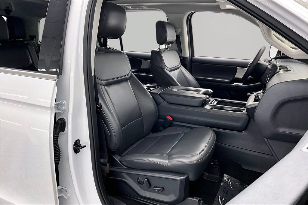 Certified 2025 Ford Expedition Active AWD/4WD image 7